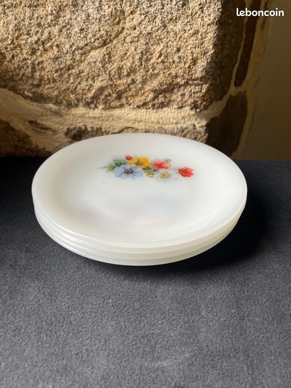 Lot de 4 petites assiettes Arcopal Vintage (image 8)