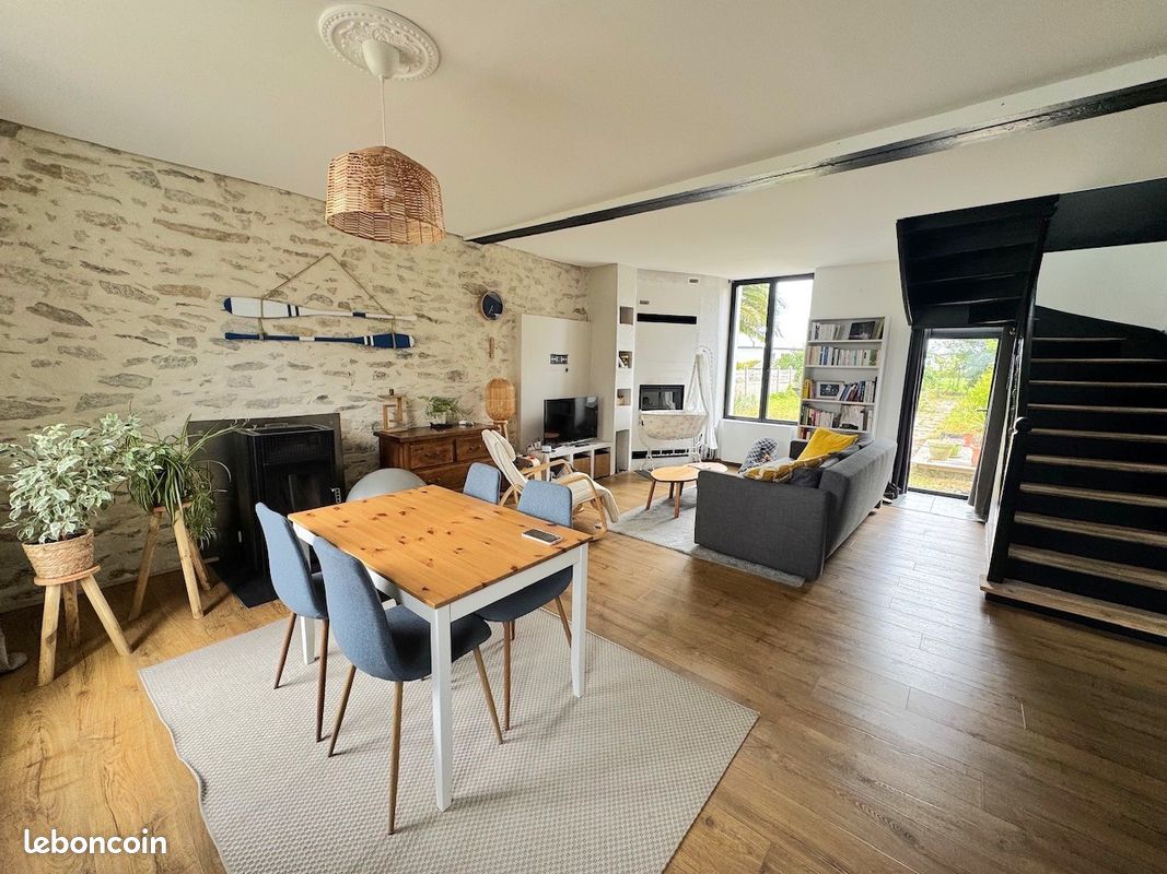 Maison 3 pièces 97 m² · à Tréglonou · 97 m² · 810 €