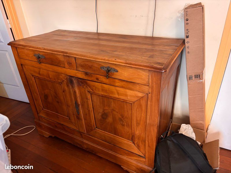 Buffet en bois massif (image 1)