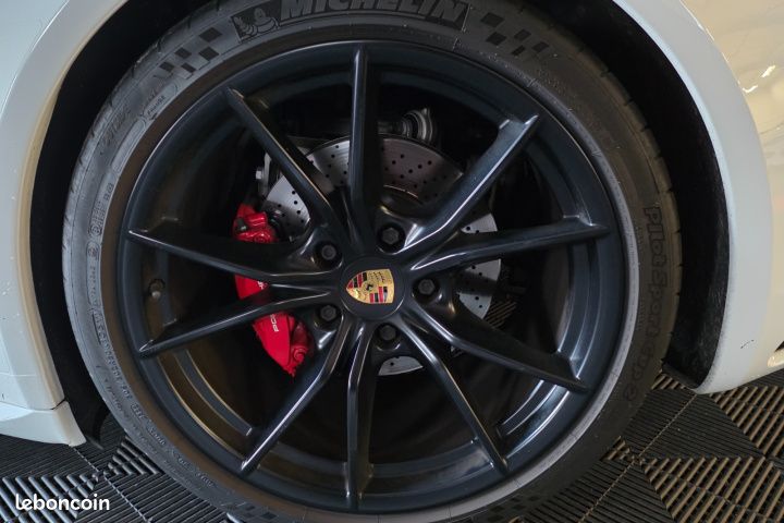 PORSCHE 911 CARRERA 4 GTS 3.0 450 PDK - 450Ch - Garantie 12 mois (image 19)