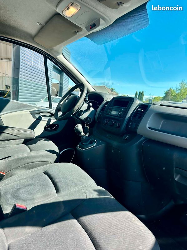 Renault Trafic 1.6 DCI 120ch L2H2 - TVA RECUPERABLE (image 8)