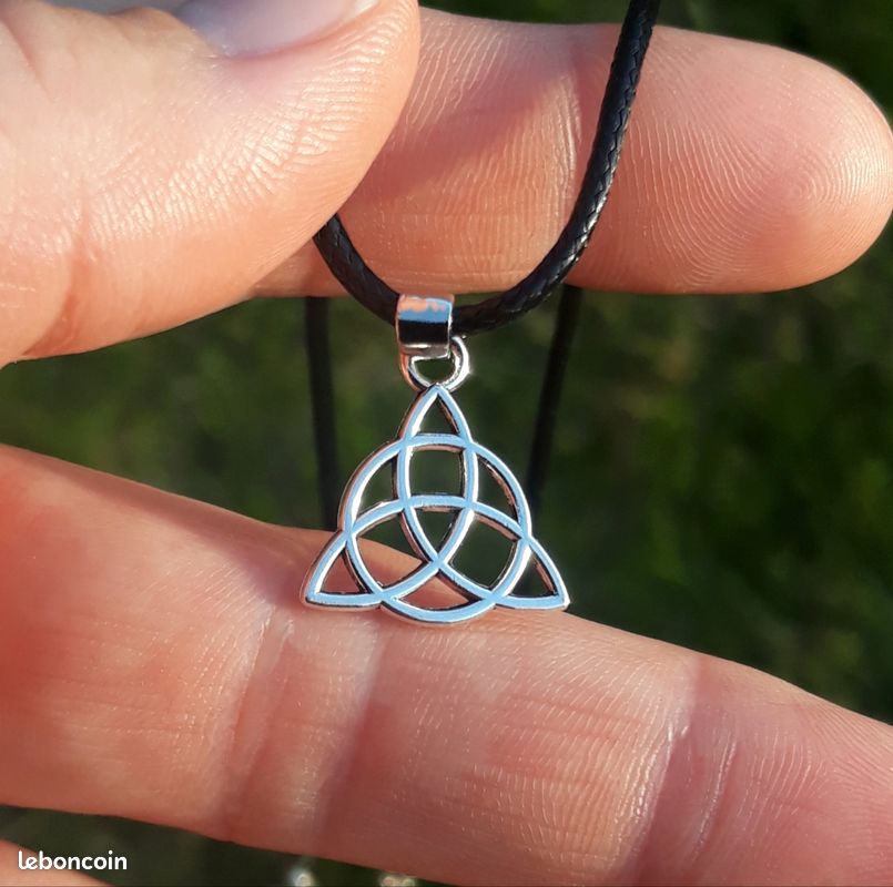 Collier Pendentif Noeud Celtique En Argent 925 – Silverly, Style Ronde Et Élégant