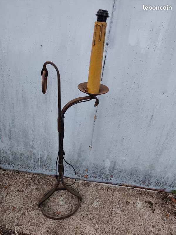 Ancien grand lampadaire luminaire bougeoir château médiéval fer forgé (image 1)