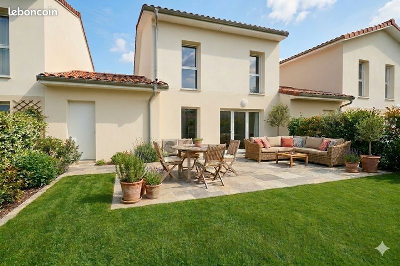 Maison 1 pièce 93 m² · à Veauche · 93 m² · 240 000 €