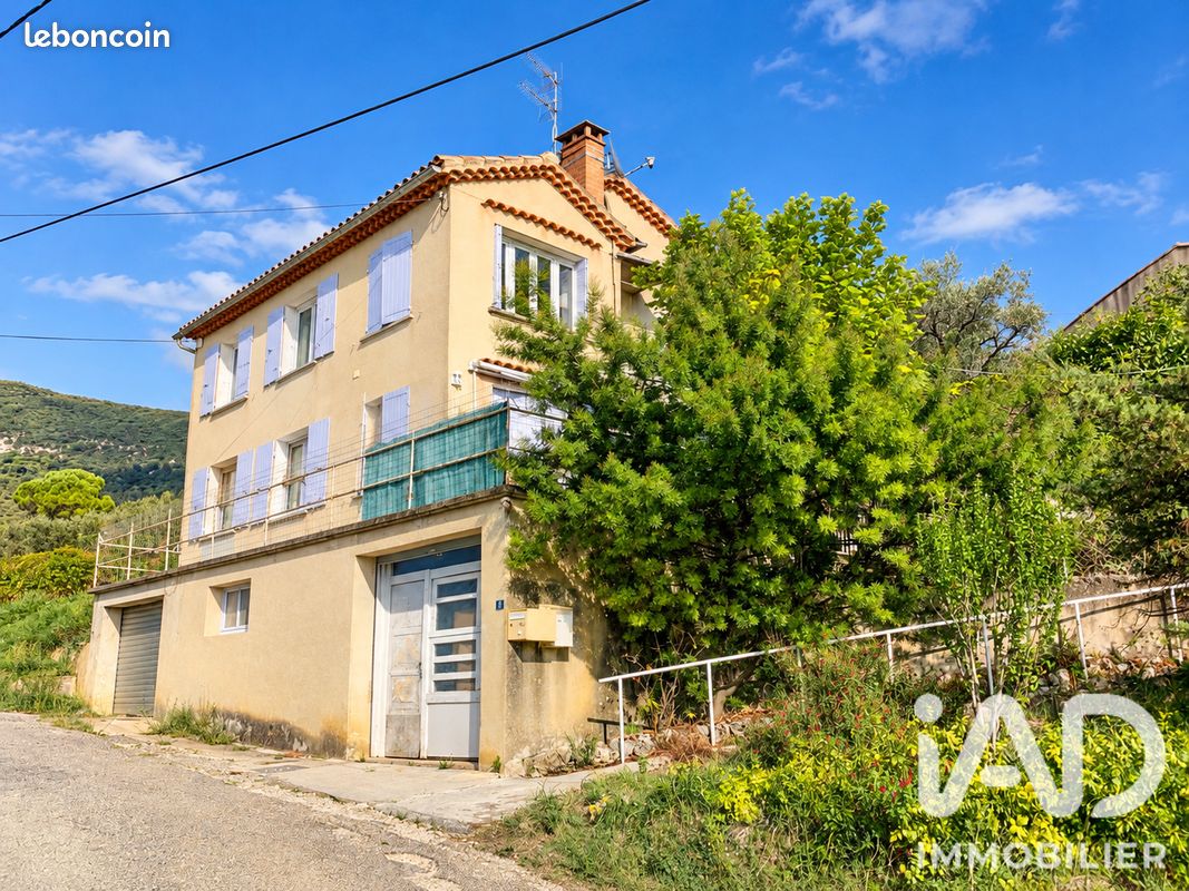 Maison 8 pièces 112 m² · à Nyons · 112 m² · 180 000 €