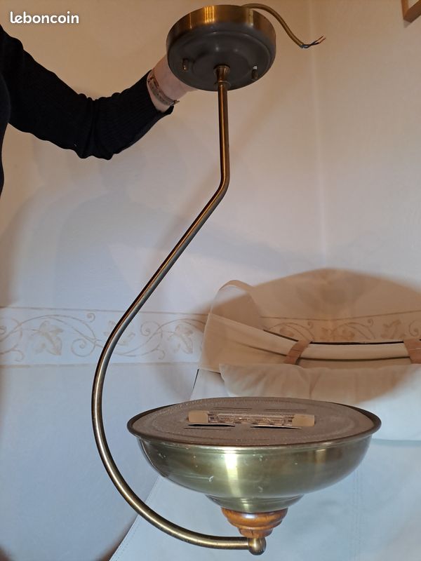 Lampe halogène pour plafonnier (image 1)