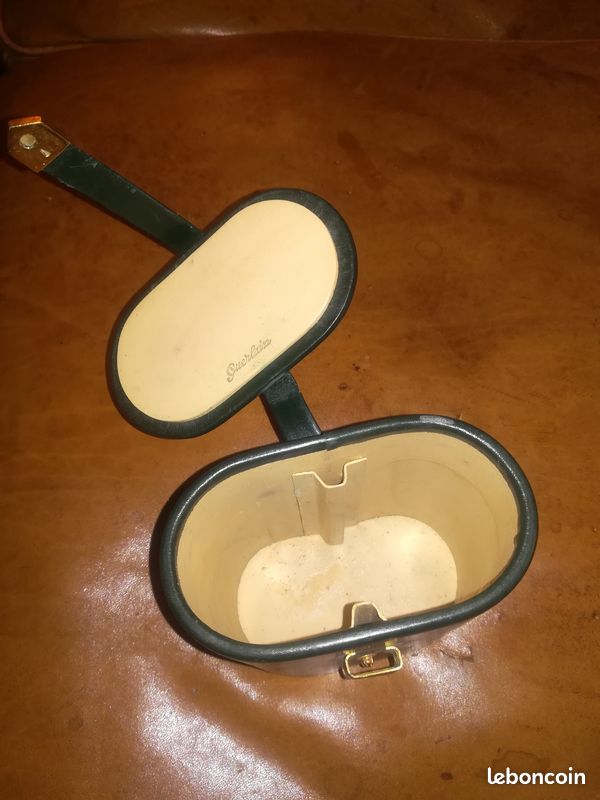 Boite a Parfum cuir de couleur vert de Guerlain (image 1)
