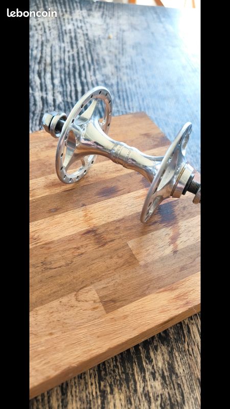 Jeu De Moyeux Campagnolo 126mm - Avec Brochettes Ailes Record Filetées Anglaises 36h