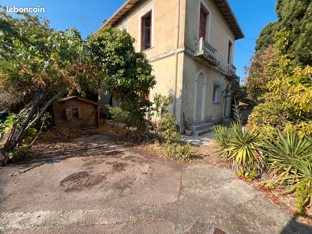 Appartement 4 pièces 109 m² · à Antibes · 109 m² · 299 000 €