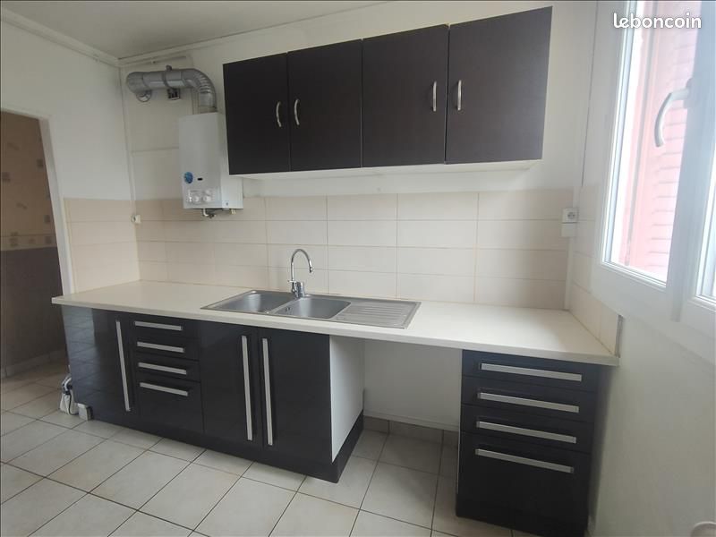 Appartement 4 pièces 99 m² · à Montluçon · 99 m² · 650 €