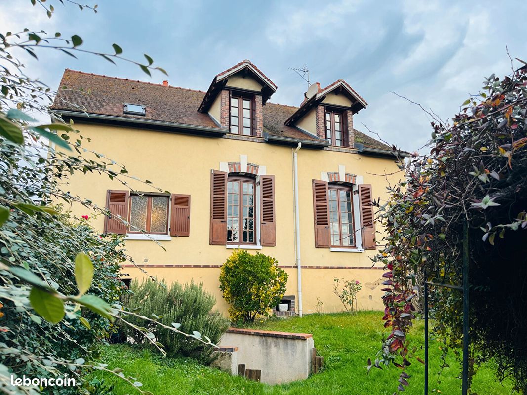Maison 6 pièces 137 m² · à Appoigny · 137 m² · 159 000 €