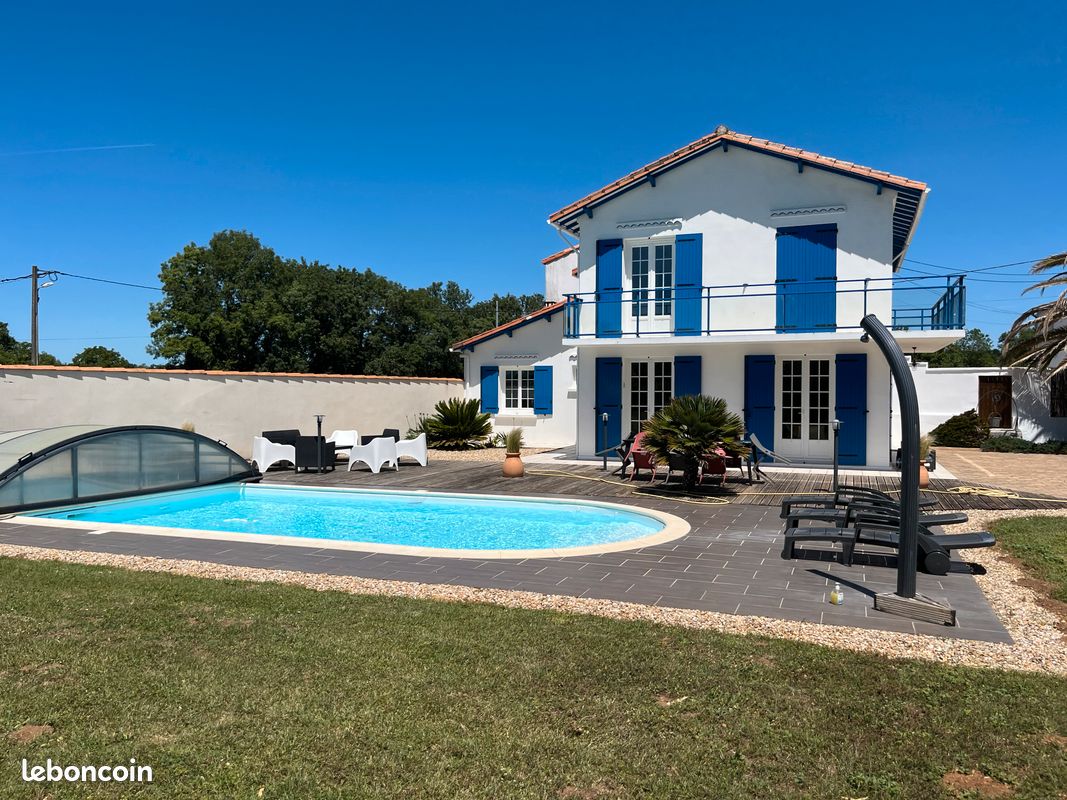 Maison 5 pièces 140 m² · à Saint-Romain-de-Benet · 140 m² · 349 000 €