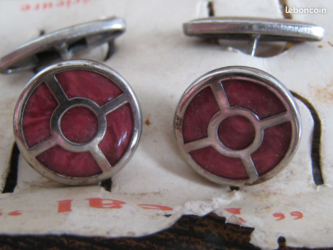 Paire de boutons de manchette vintage en métal argenté émaillé rose neufs (image 5)
