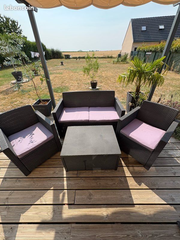 Salon de jardin en résine (image 1)