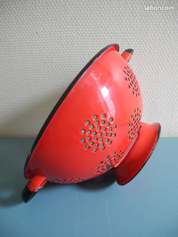 ANCIENNE PASSOIRE Emaillee Rouge Et Blanche A Carreaux B B EUR 20,00