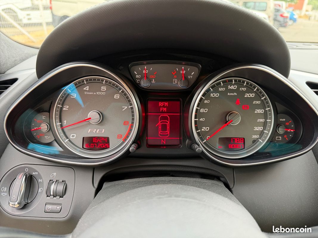 AUDI R8 V8 4.2 FSI QUATTRO 420 R-TRONIC 420Ch - Bang Olufsen - Sièges éléctrique/chauffants - Magnetic Ride - Caméra de Recul - GARANTIE 12 MOIS (image 12)