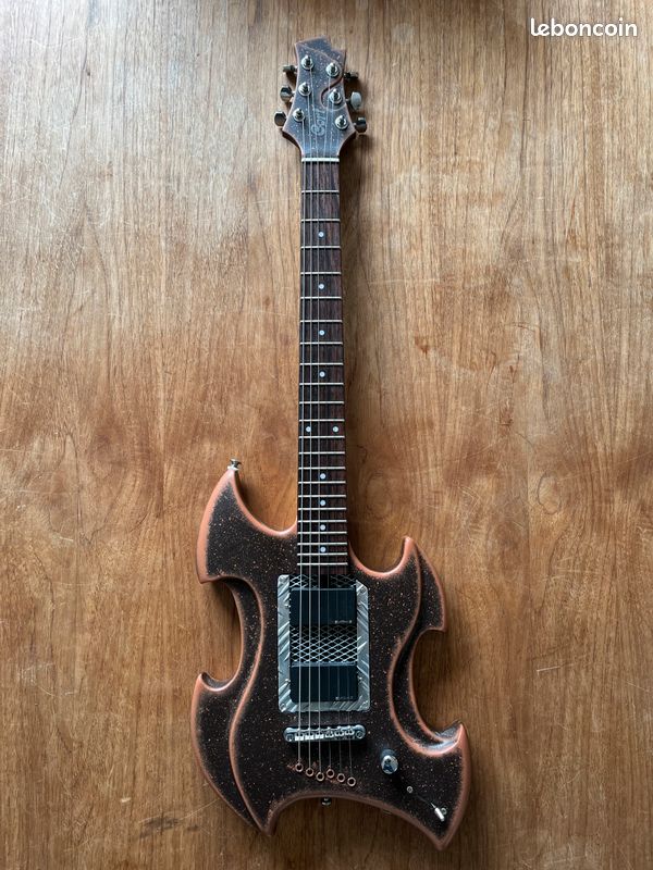 Cort Moscato 2 - LTD micros EMG modèle signature (image 1)