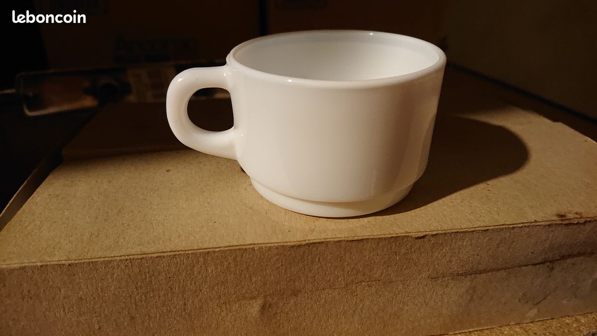 Tasse à café blanche (image 2)