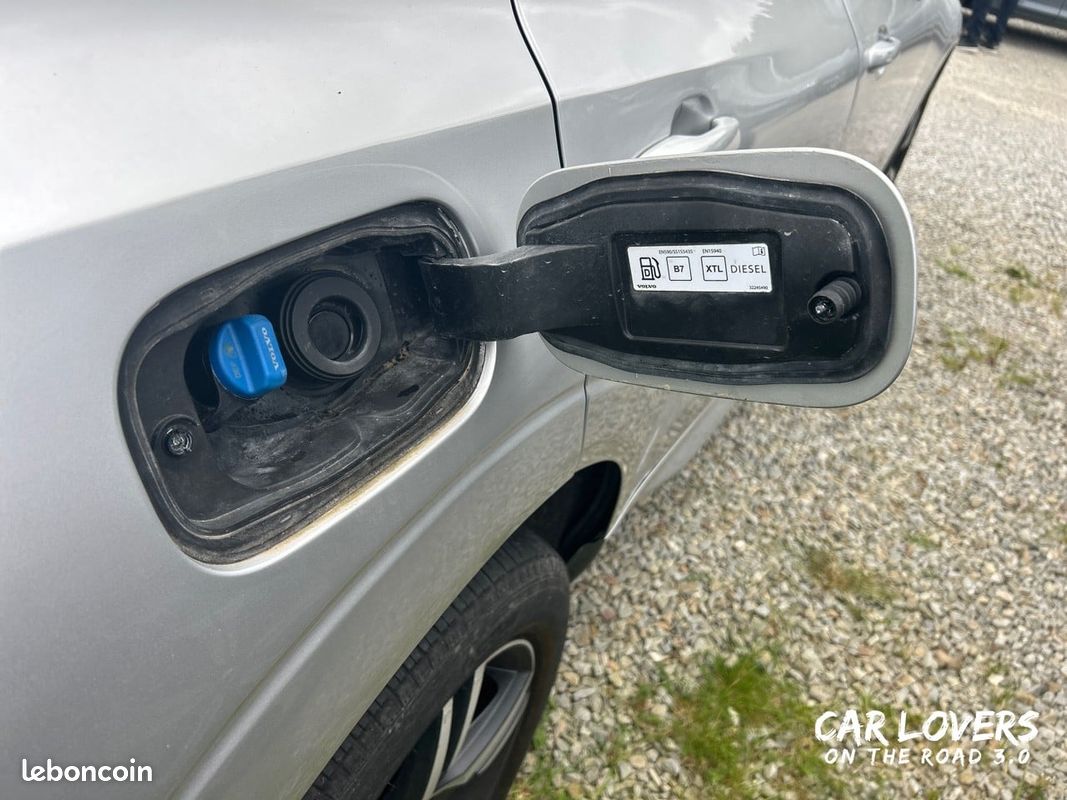 VOLVO XC60 D4 AdBlue 190 ch Geartronic 8 R-Design (image 27)