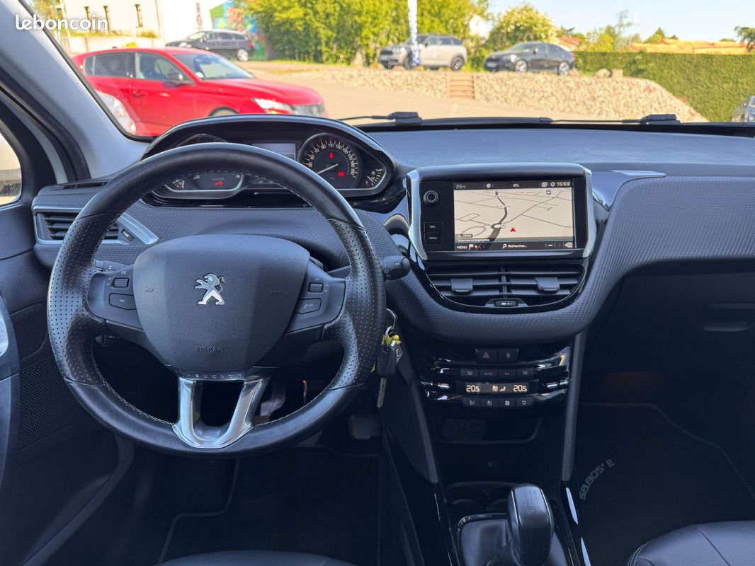 Peugeot 2008 - 1.6 BlueHdi 100CH Bvm5 Crossway (image 7)