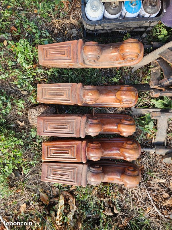 Lot de 5 pieds de meuble anciens en bois massif sculpté (image 1)