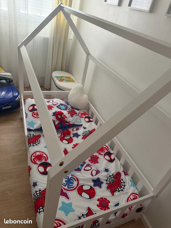 Lit cabane avec matelas neuf (image 1)