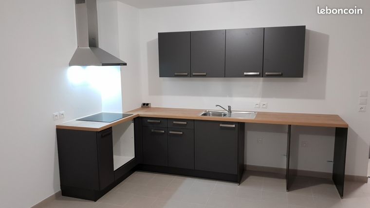 LIBRE IMMEDIATEMENT loue appartement T3 PARKING 10ème