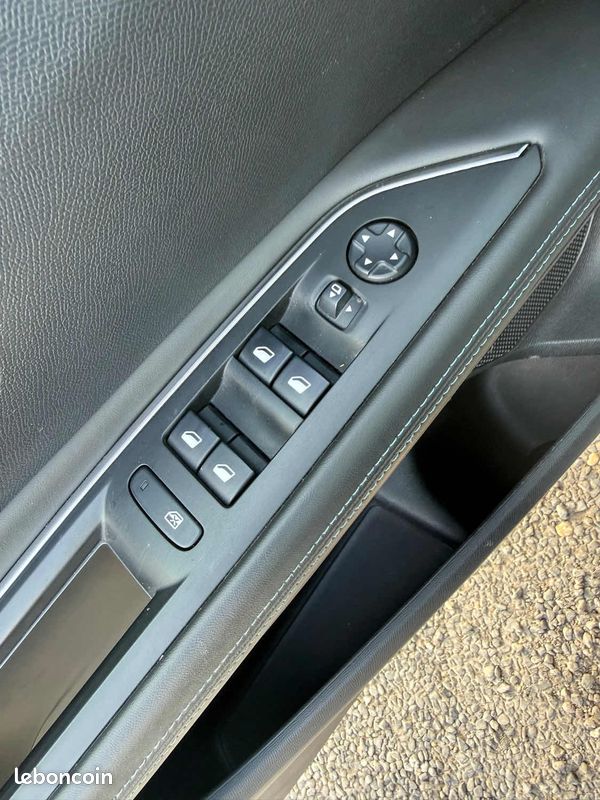 Peugeot 3008 crossway 2018 1l5 hdi (image 9)
