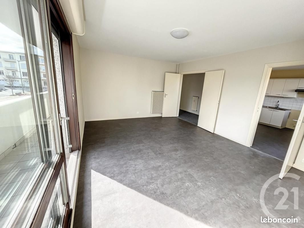 Appartement 4 pièces 98 m² · à Riom · 98 m² · 900 €/mois