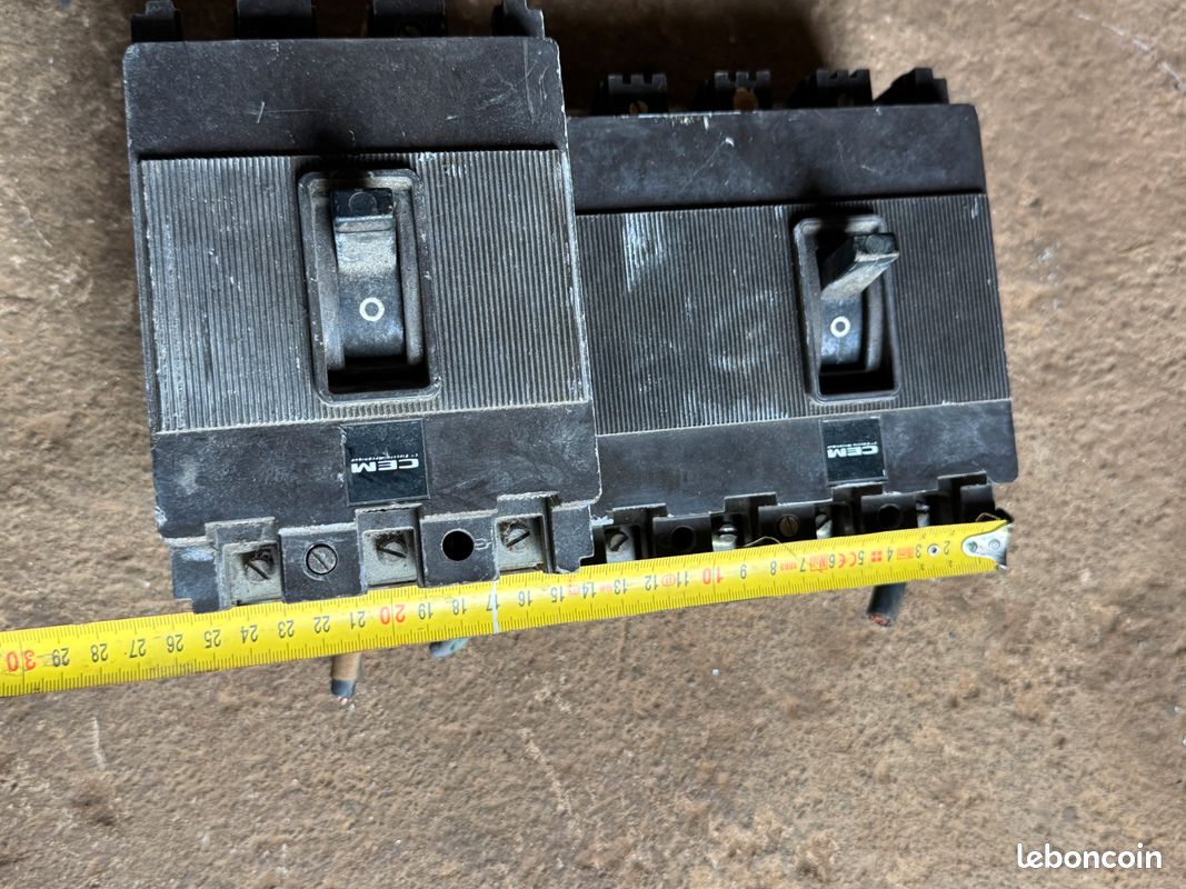 2 disjoncteur industriel compact CEM (image 2)