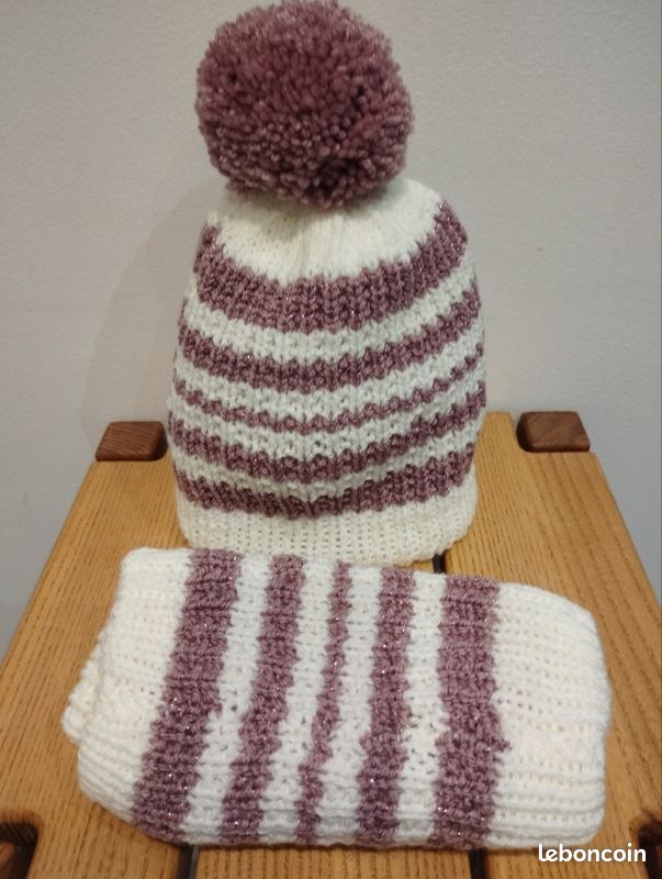Bonnet snood blanc et rose à paillettes (image 4)