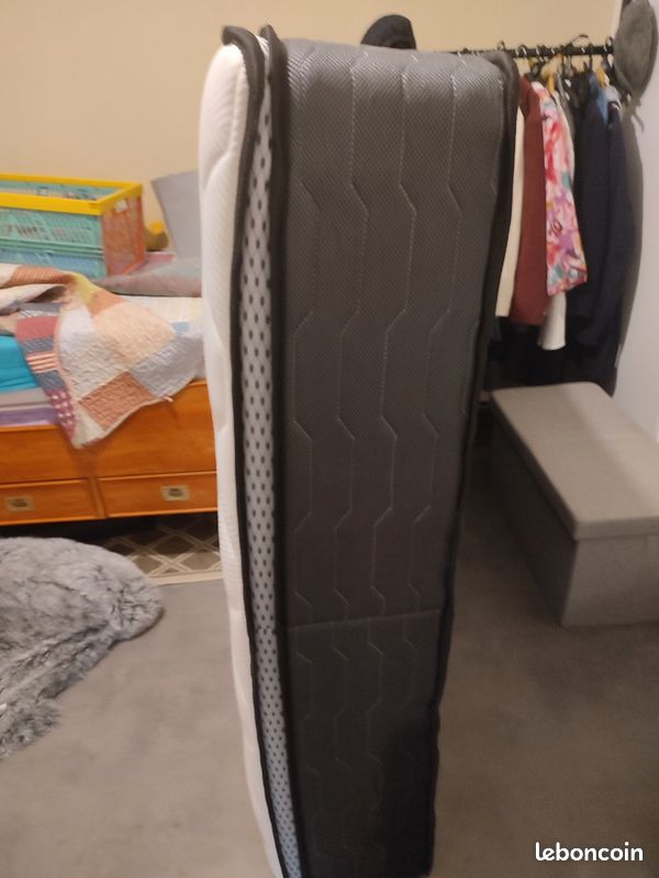Matelas neuf 190*140..60 (image 2)