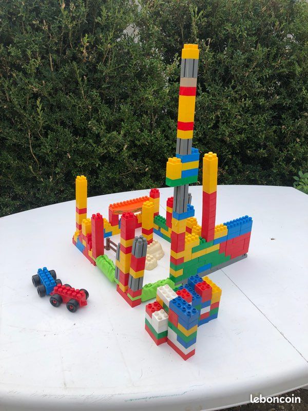 Jeu de construction premier âge (image 1)