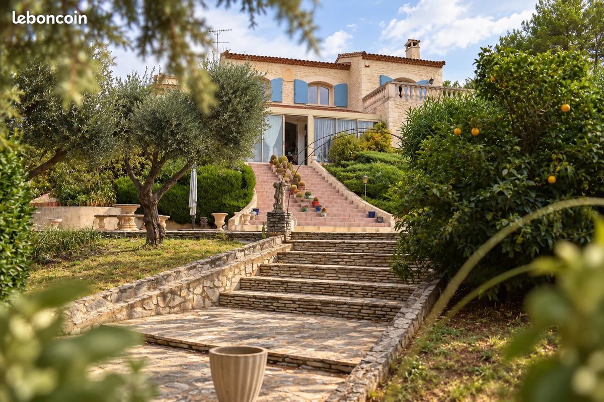 Maison 5 pièces 181 m² · à Saint-Gilles · 181 m² · 460 000 €