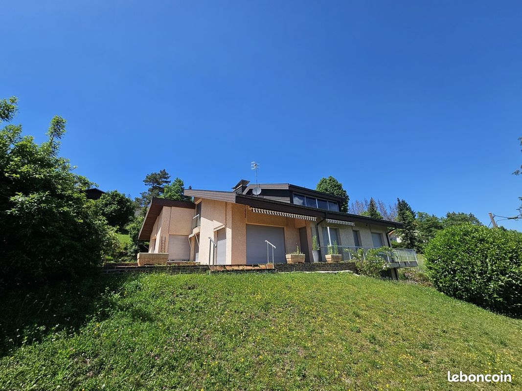 Maison 6 pièces 210 m² · à Avignon-lès-Saint-Claude · 210 m² · 330 000 €