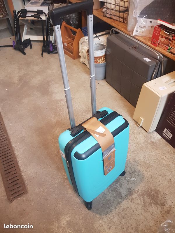 Valise cabine rigide roues doubles 55cm CARREFOUR Accessoires