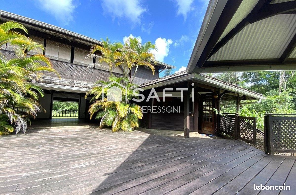 Propriété 5 pièces 230 m² (image 1)