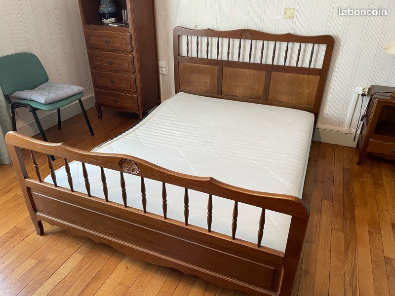 Lit double de chambre (image 1)