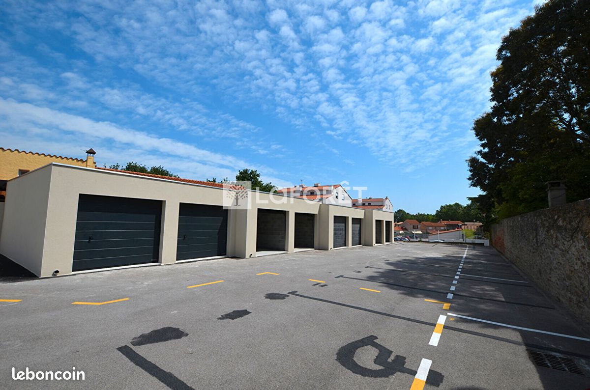 Parking 15 m² · à Argelès-sur-Mer · 15 m² · 120 €/mois