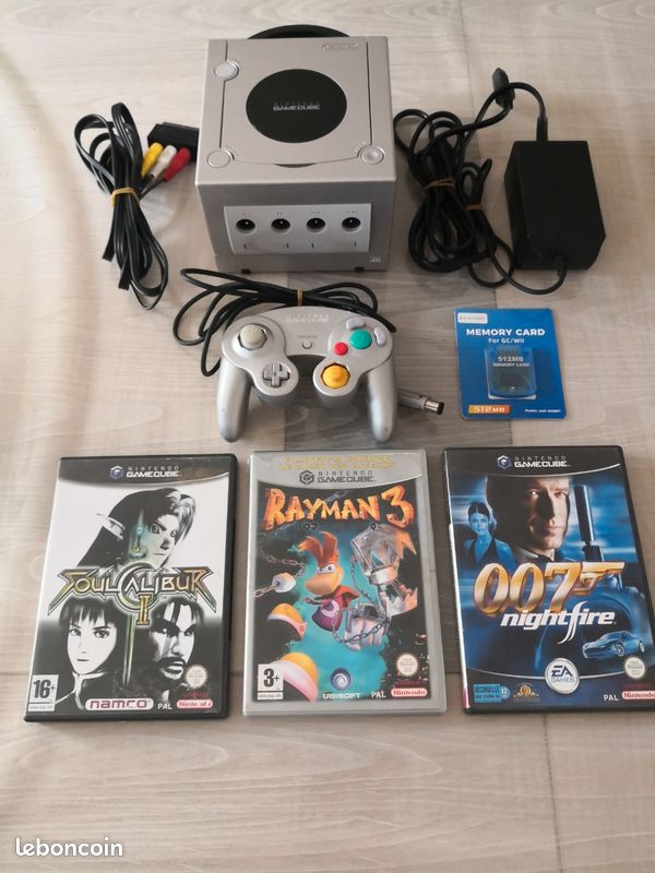 Console Nintendo Game Cube - NINTENDO - Modèle Platine - Produit d