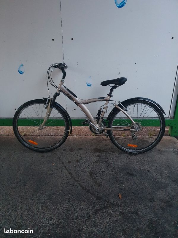 Velo Btwin (image 1)