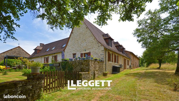 Maison 10 pièces 377 m²