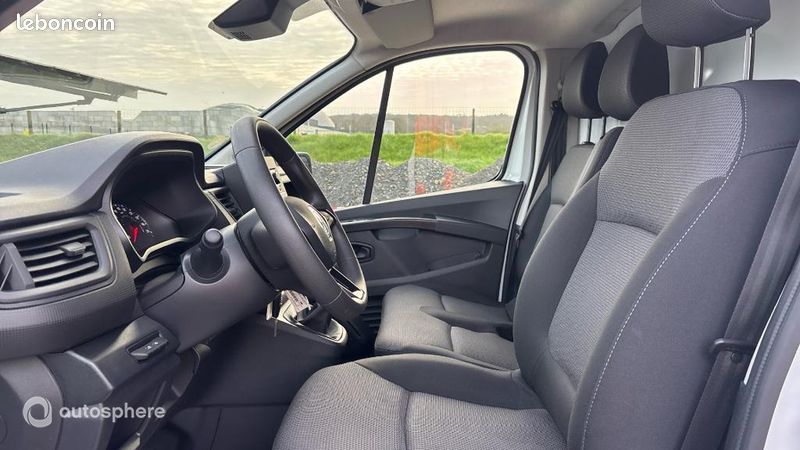 Renault Trafic Véhicule utilitaire ou Société L1H1 3T 2.0 Blue dCi 130ch Confort (image 16)
