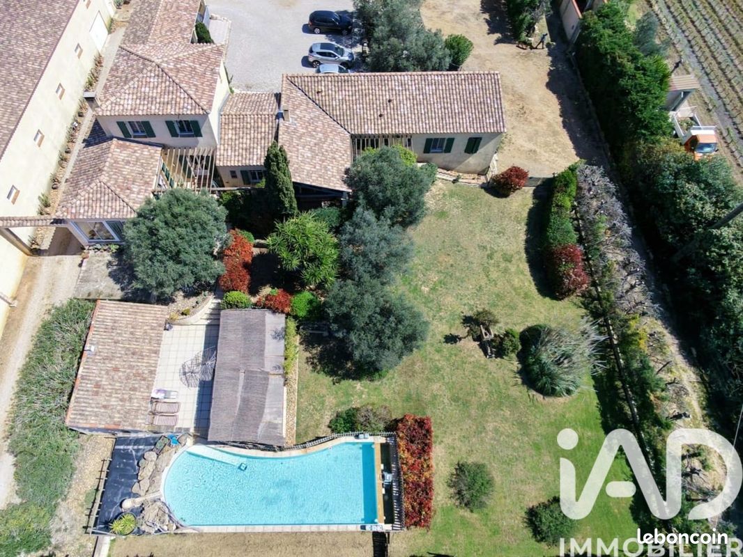 Maison 11 pièces 552 m² · à Beauvoisin · 552 m² · 1 500 000 €