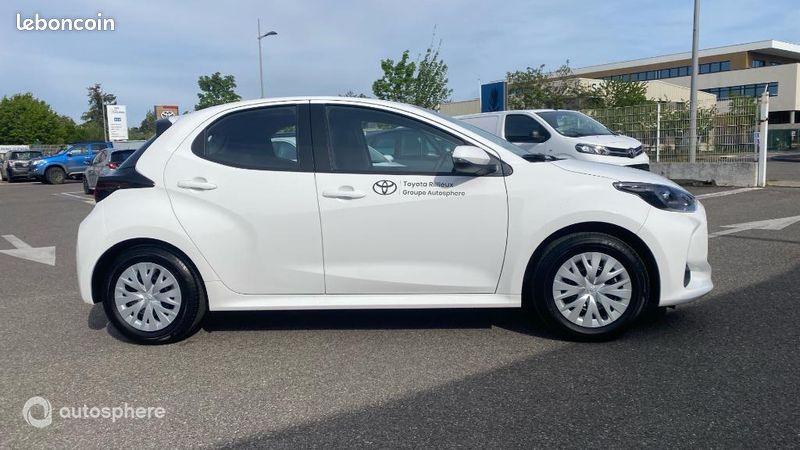 Toyota Yaris 116h Dynamic 5p MY25 (image 4)