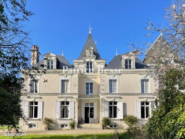 Château 20 pièces 600 m² — 2