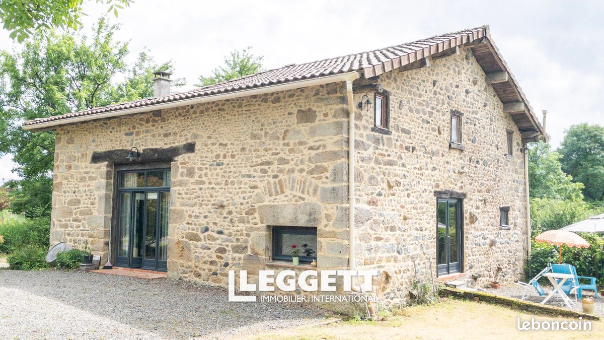 Maison 3 pièces 160 m² · à Terres-de-Haute-Charente · 160 m² · 139 000 €