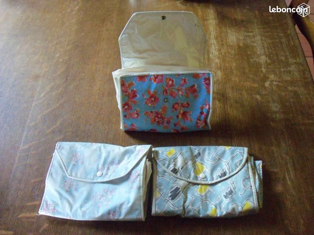 Lot de 3 pochettes de voyages vintage (image 2)