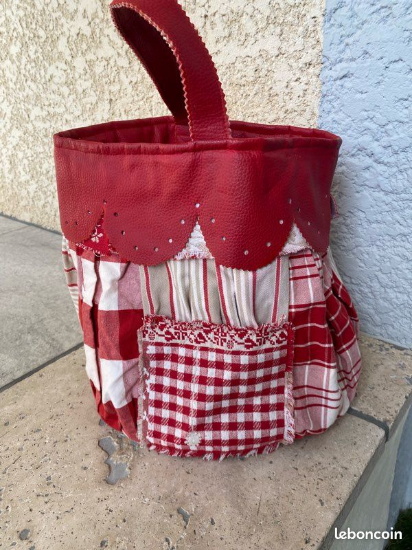 Sac rond rouge (image 2)
