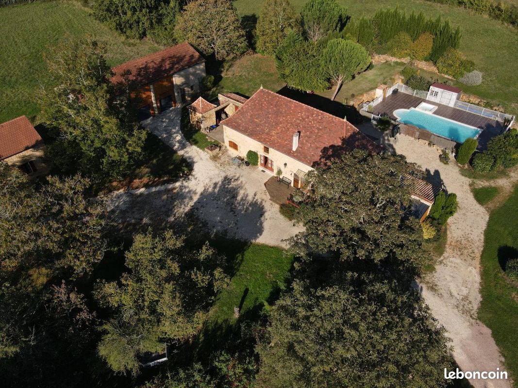 Maison 10 pièces 265 m² · à Lalinde · 265 m² · 479 000 €
